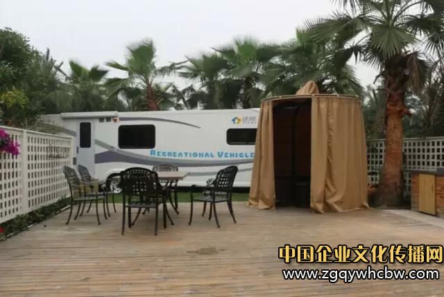 SMSC成都棕櫚世界房車露營(yíng)地3.JPG